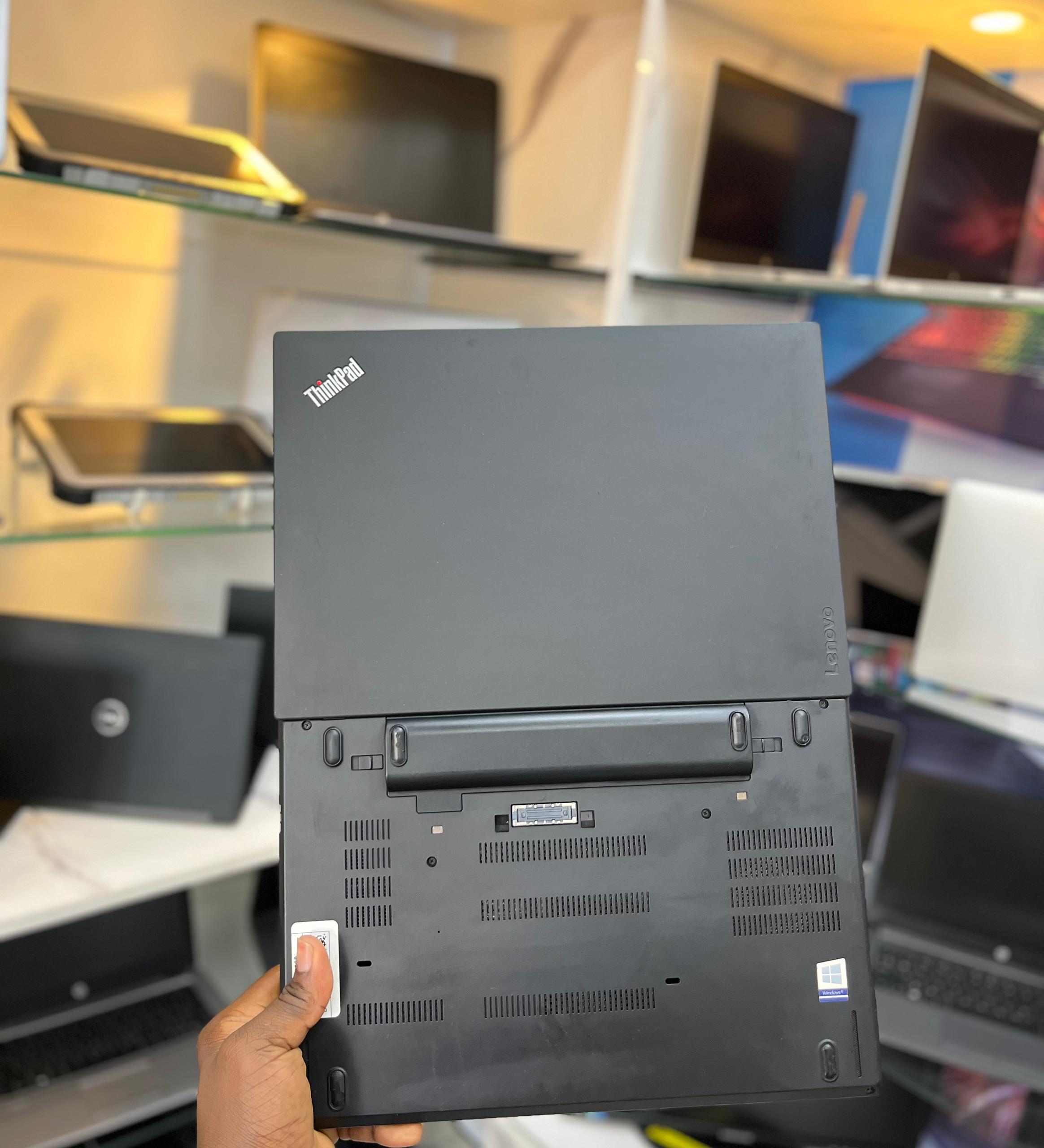 Lenovo ThinkPad T470 Laptop – Intel Core i5 6th Gen, 8GB RAM, 256GB SSD, 14" Full HD, Business Lapto