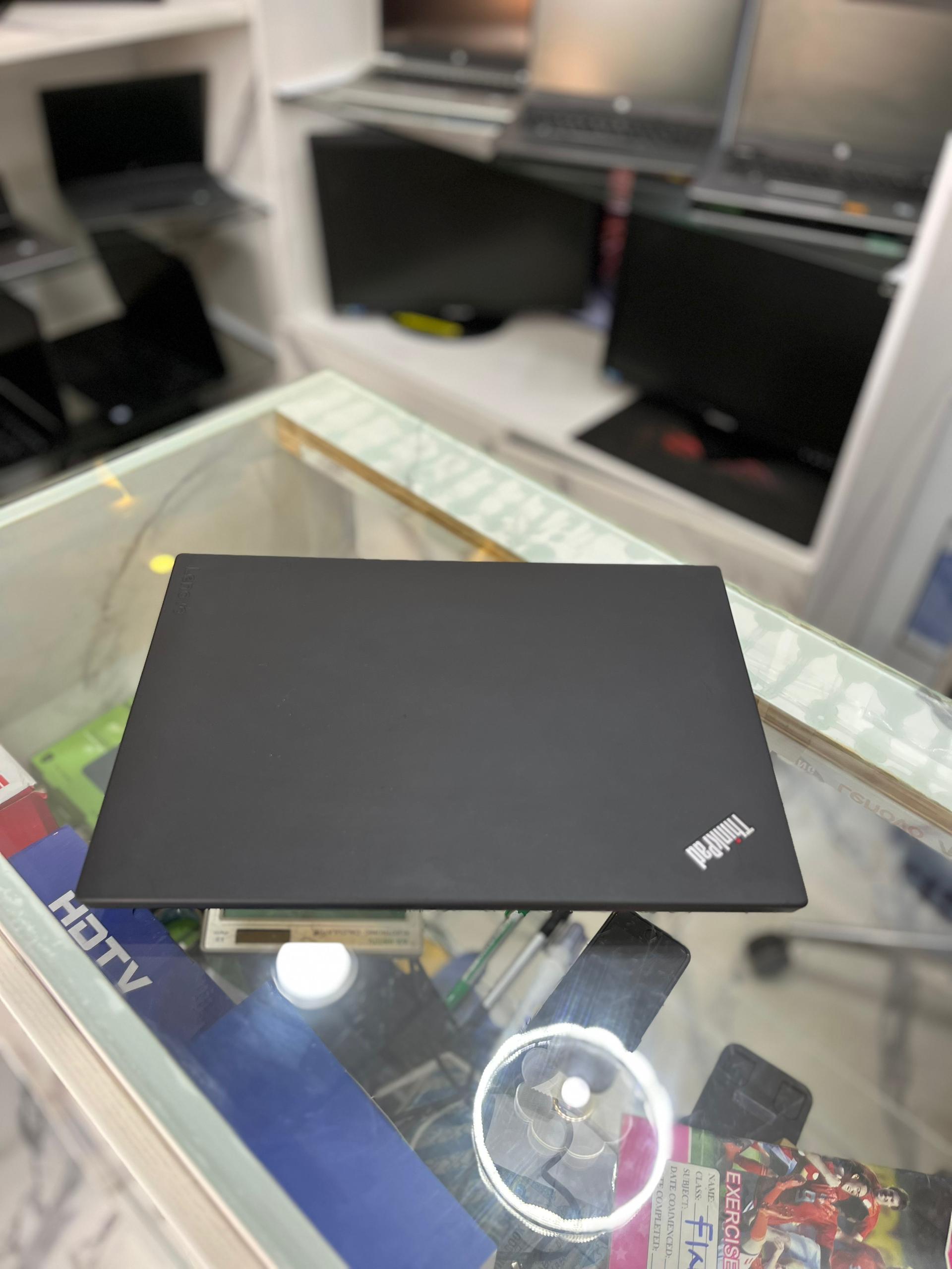 LENOVO THINKPAD T450S 💻  Intel®️ Core i7 5th Generation vpro max turbo frequency 2.60Ghz - @3.2Ghz