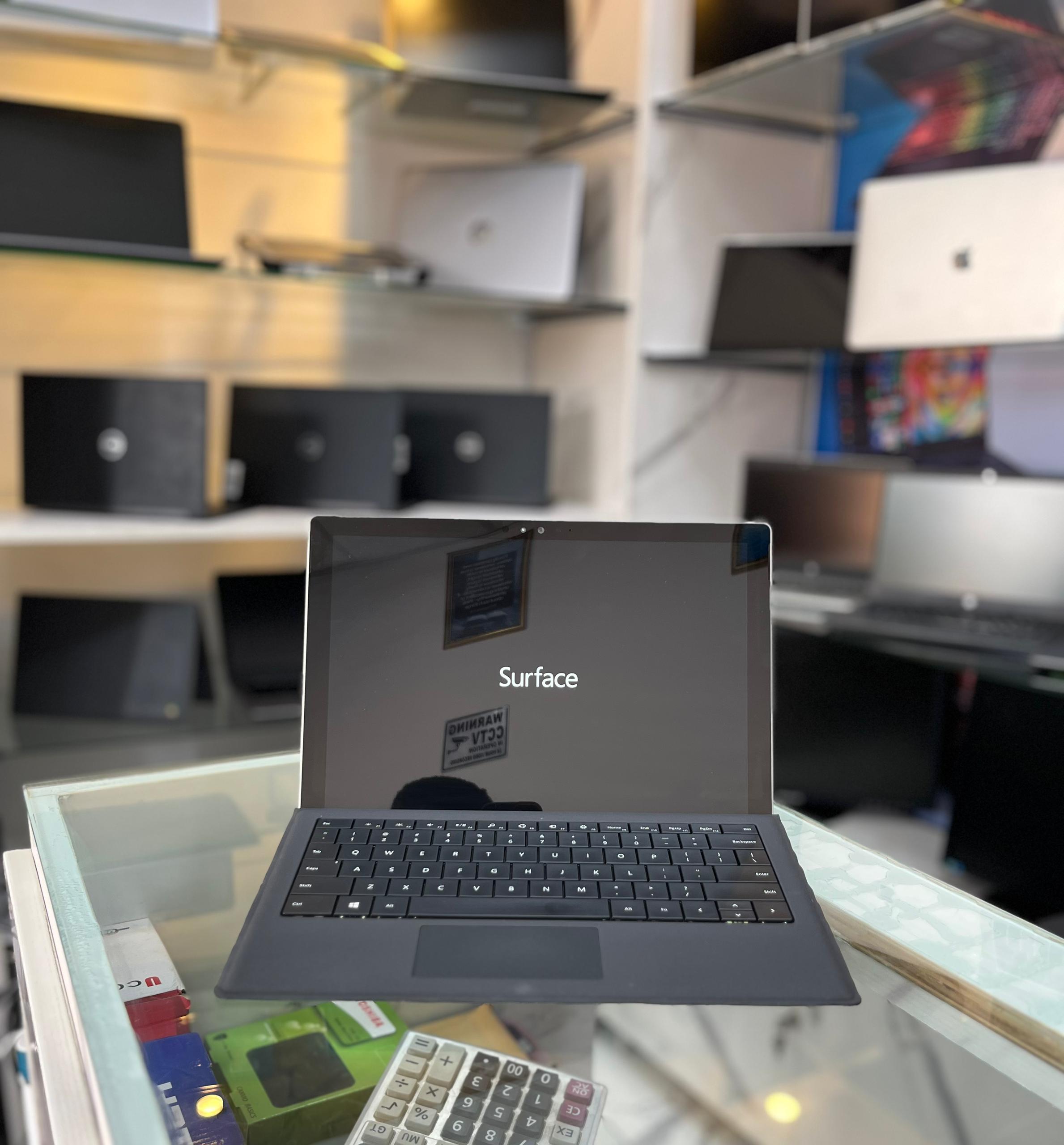 Microsoft Surface Pro 4 – Intel Core i5 6th Gen, 8GB RAM, 256GB SSD, 12.5" Touchscreen 2736×1824