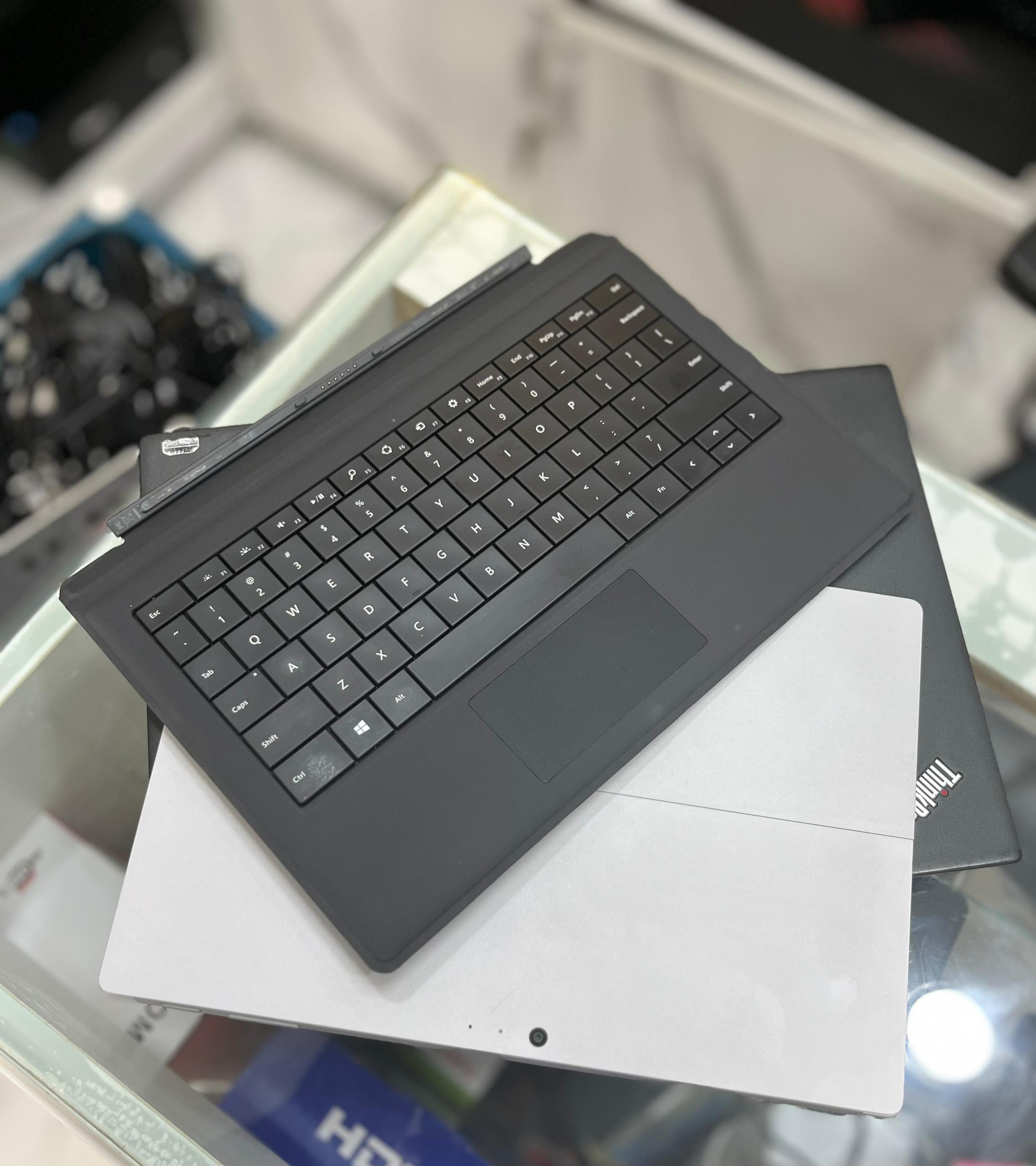 Microsoft Surface Pro 4 – Intel Core i5 6th Gen, 8GB RAM, 256GB SSD, 12.5" Touchscreen 2736×1824