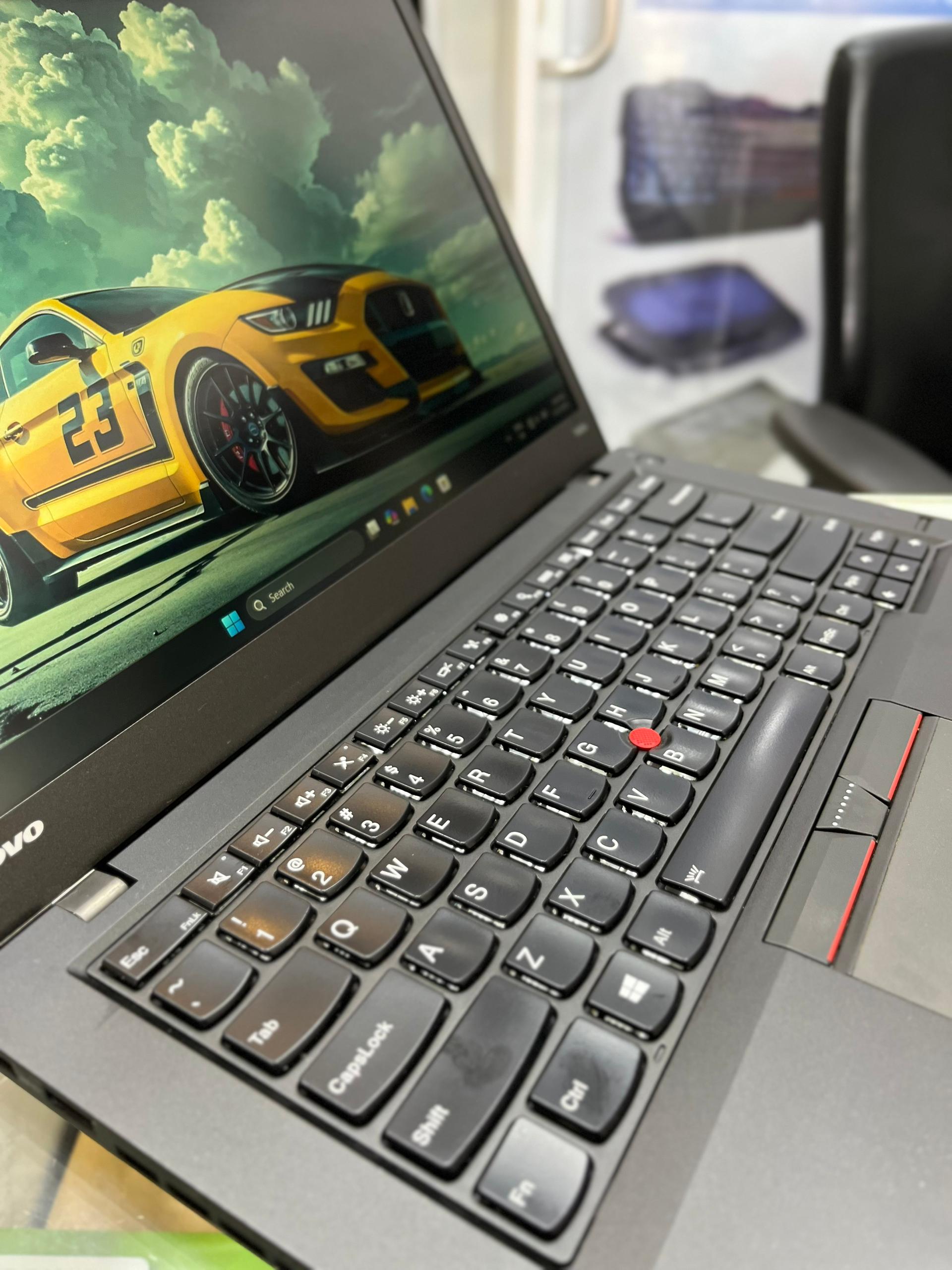 LENOVO THINKPAD T450S 💻  Intel®️ Core i7 5th Generation vpro max turbo frequency 2.60Ghz - @3.2Ghz