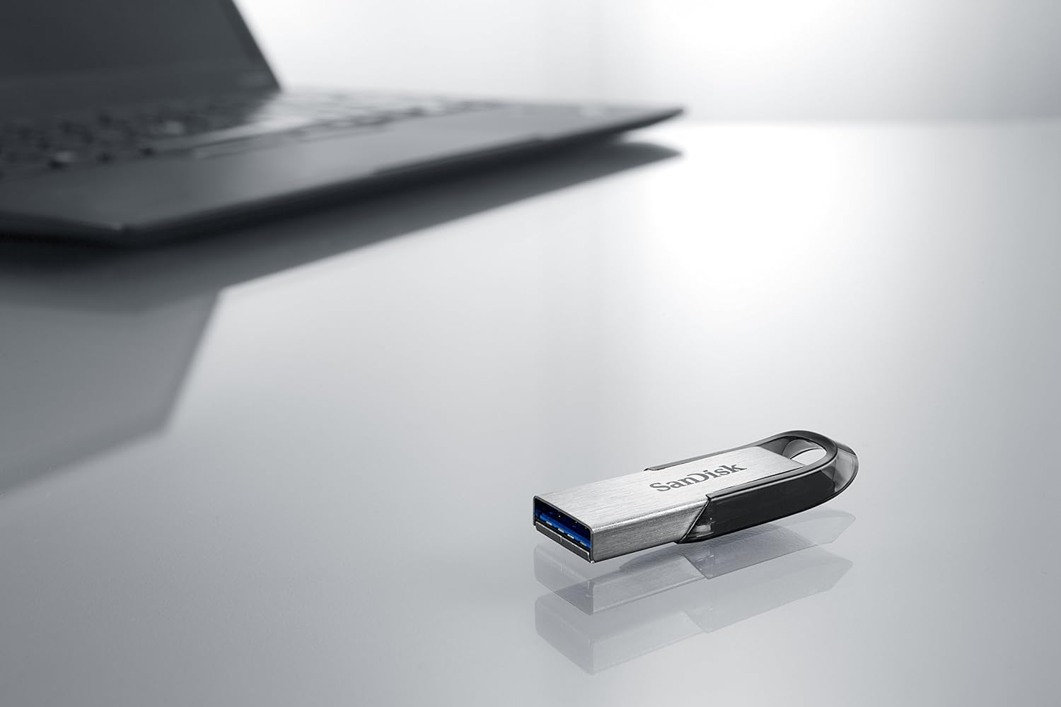 SanDisk Ultra Flair USB 3.0 Flash Drive — High-Speed Storage