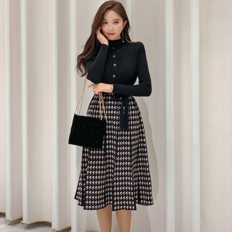 Autumn and winter women's dress new style socialite women's dress temperament lace up waist cinching Qianniao grid knitted large