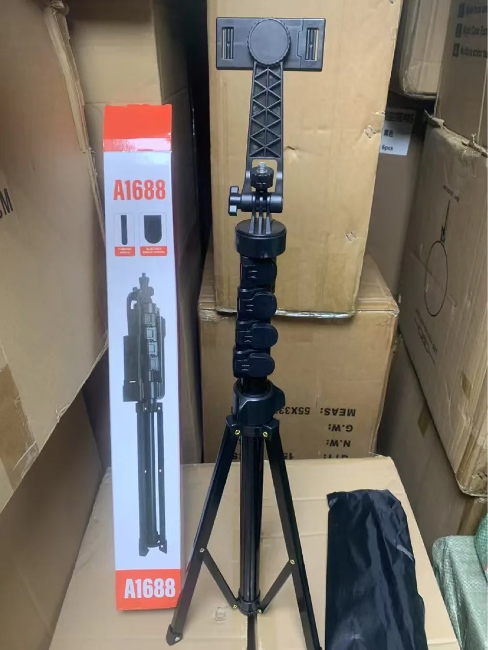 2.1M Floor Standing Selfie Stick with Tripod - Live Streaming & Photography thumbnail 3