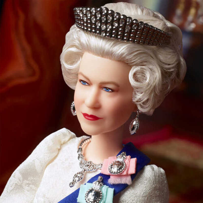 Doll Queen Elizabeth II Signature Platinum Jubilee Resin Statue Collectors