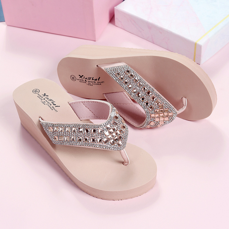 Slippers summer women's rhinestone sandals girls wear fashionable slippers beach beach shoes slope heel breathable Flip-flops
