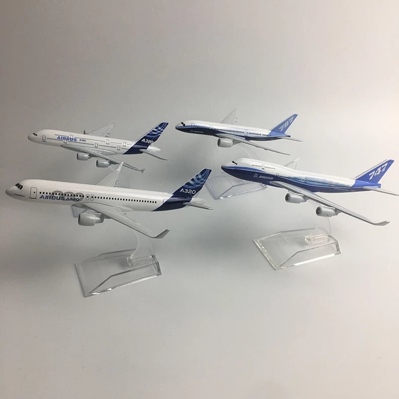 New Original model a380 airbus Boeing 747 airplane model aircraft Diecast Model Metal 1:400 airplane toy Gift collection