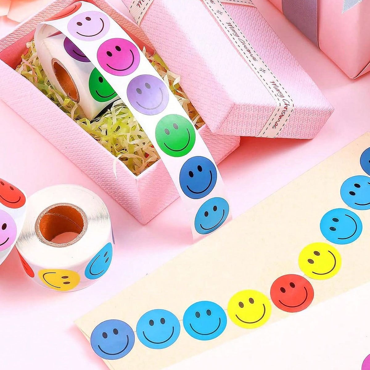 Hot cartoon Cute Reward stickers Children's Sealing tape DIY Creative decorative gift box Self-adhesive label