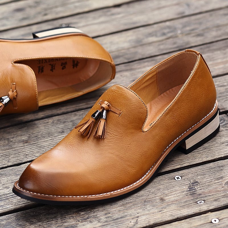pointed Leather Brand Luxury Men Casual Driving Designer Brown Black Loafers Mens Moccasins Italian Wedding Dress Shoes tassel