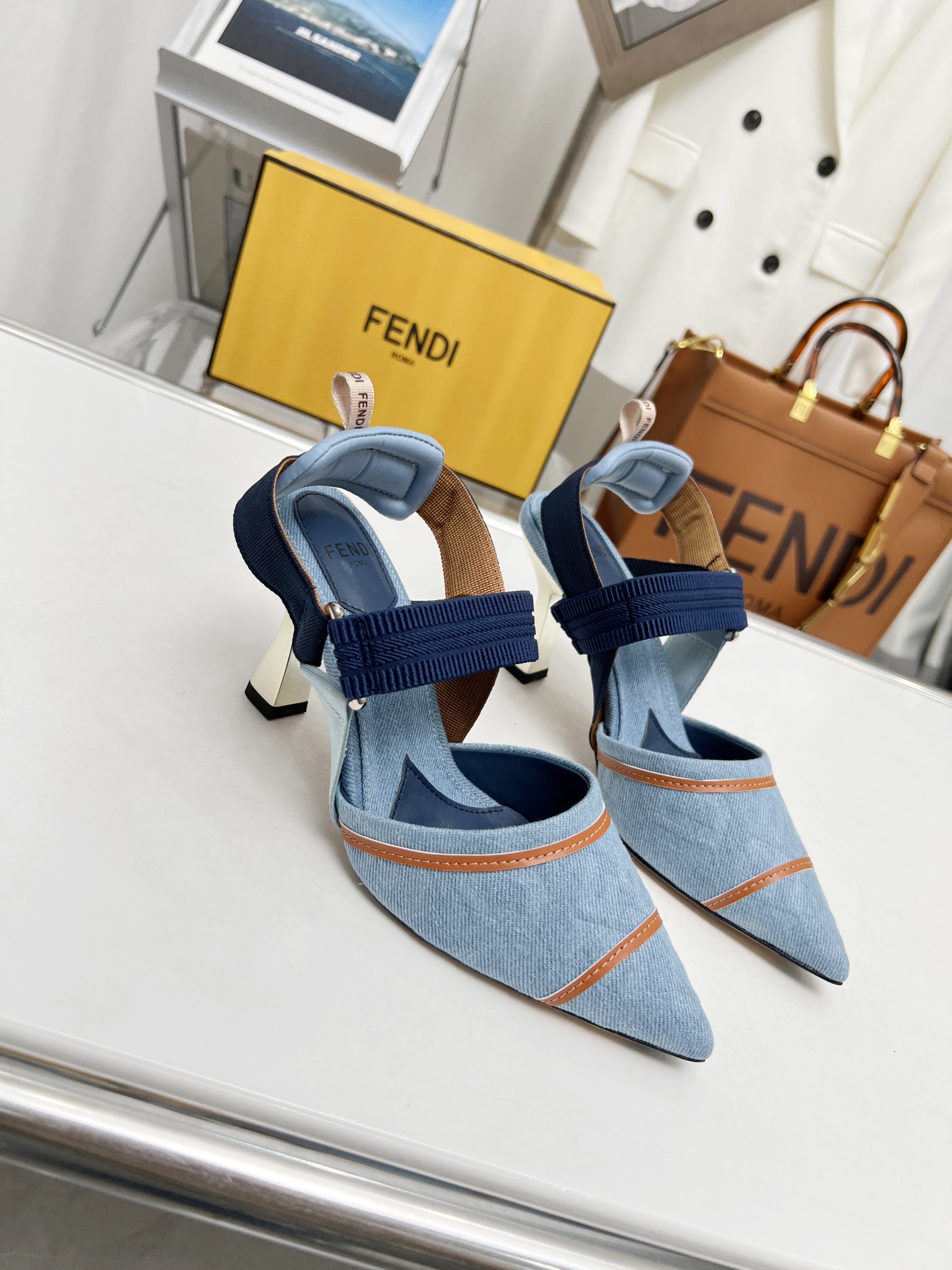 Fendi new fashion trend sandals ladies casual shoes all-match temperament high heels