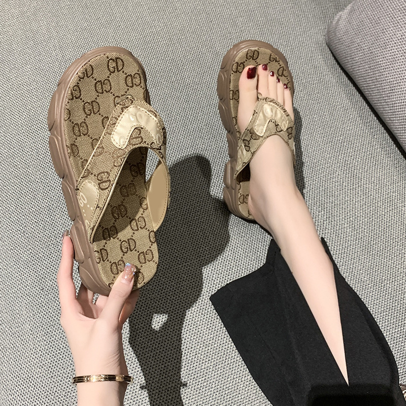 Women's Thick Sole Letter Slippers New Product Popular Fashion Versatile Street Shooting Fairy Style Herringbone Slippers