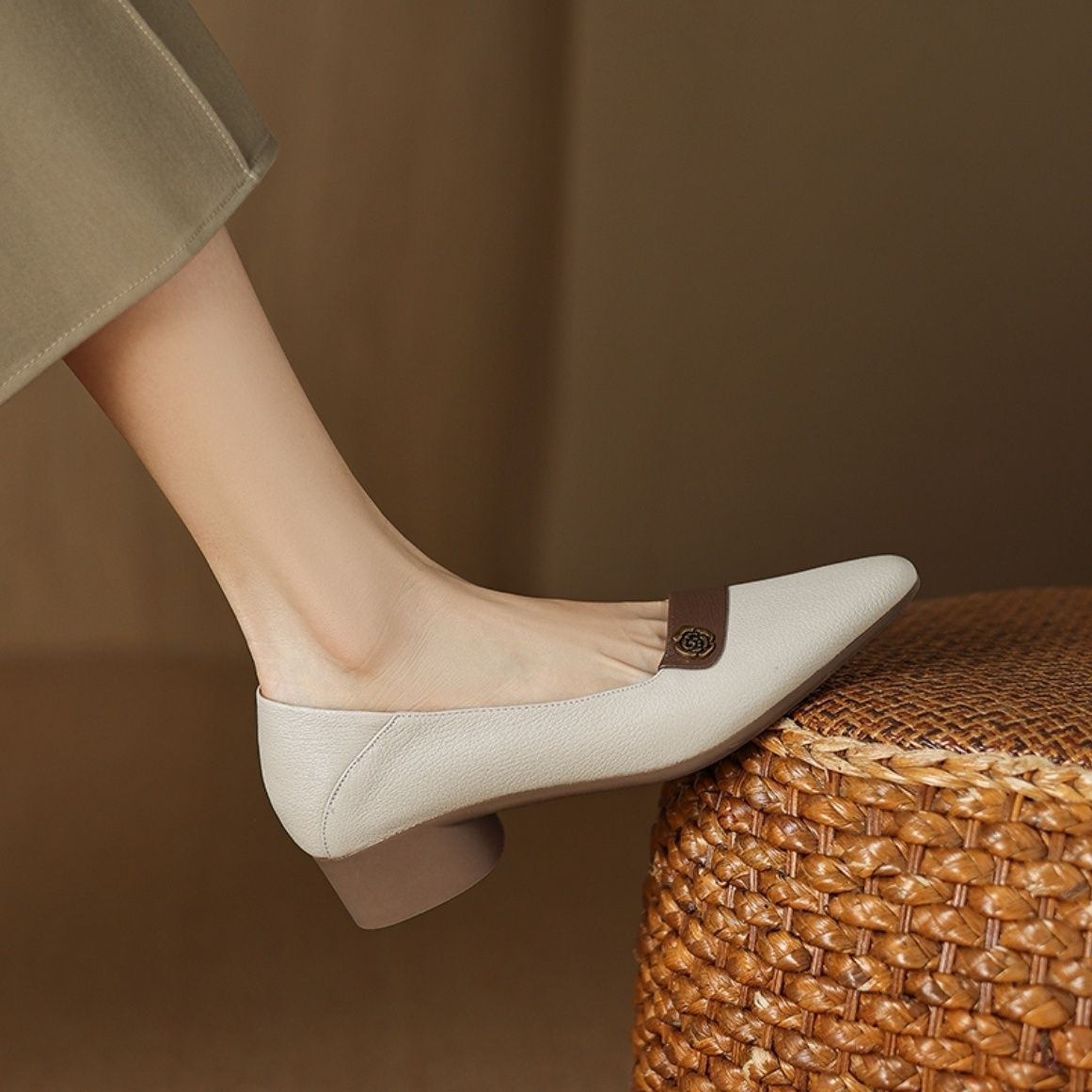 Spring Autumn Elegant Pointed Toe Thick Heel Women's Single Shoes New Shallow Mouth Versatile Comfortable Breathable High Heels