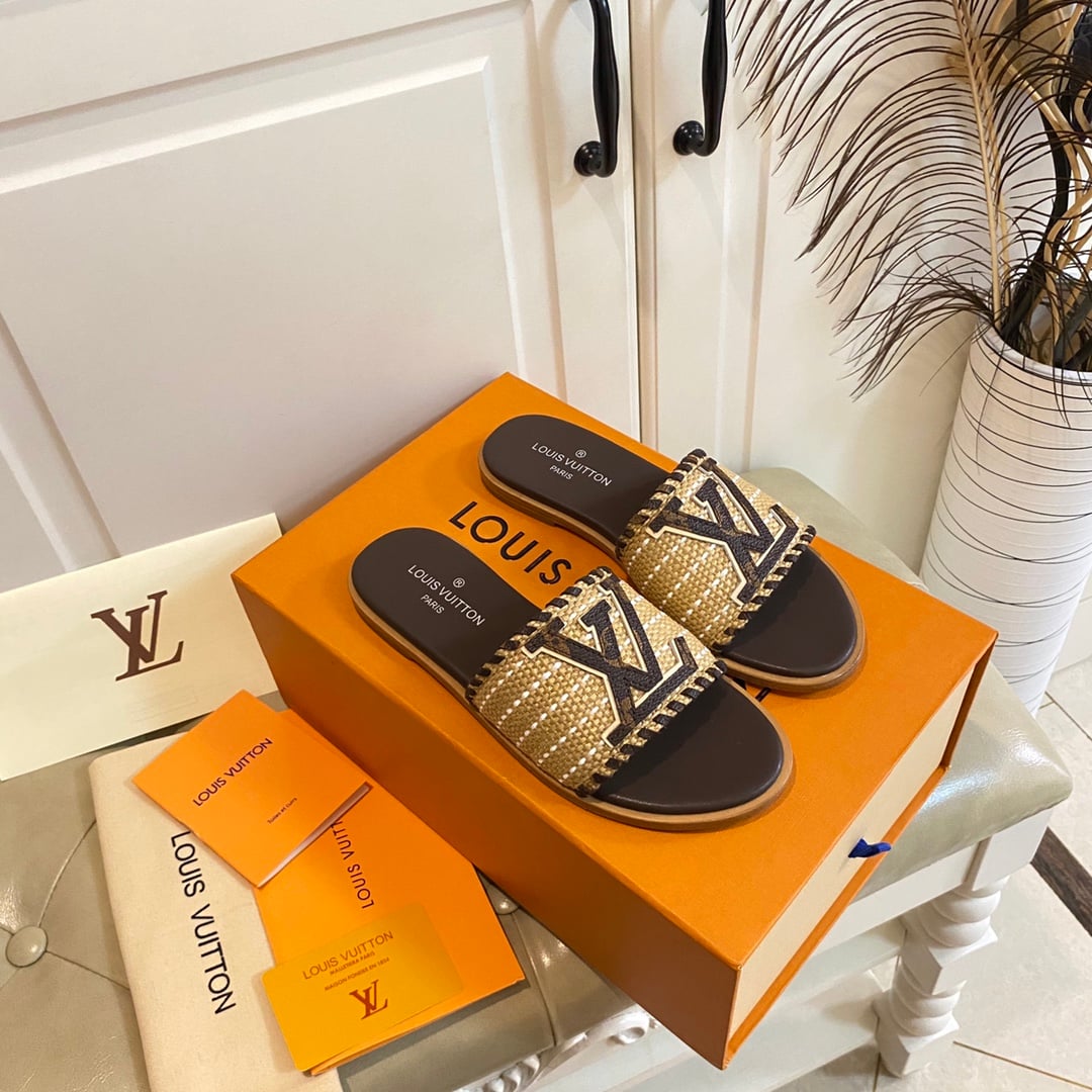 LV/Louis Vuitton new fashion trend sandals ladies casual shoes all-match temperament slippers