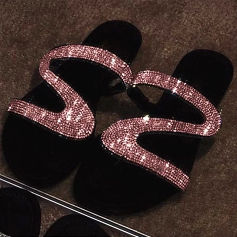 Summer Home Slippers Rhinestone Beach Slippers Women Rivet Sandals Outdoor Wild Soft Surface Flat Bottom Non-slip Flip Flop