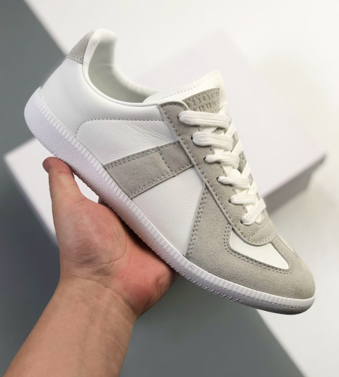 22 Classic Replica Leather Low sneaker Classic Versatile Whiteboard Lightweight, Wear resistant, Anti slip Rubber Sole