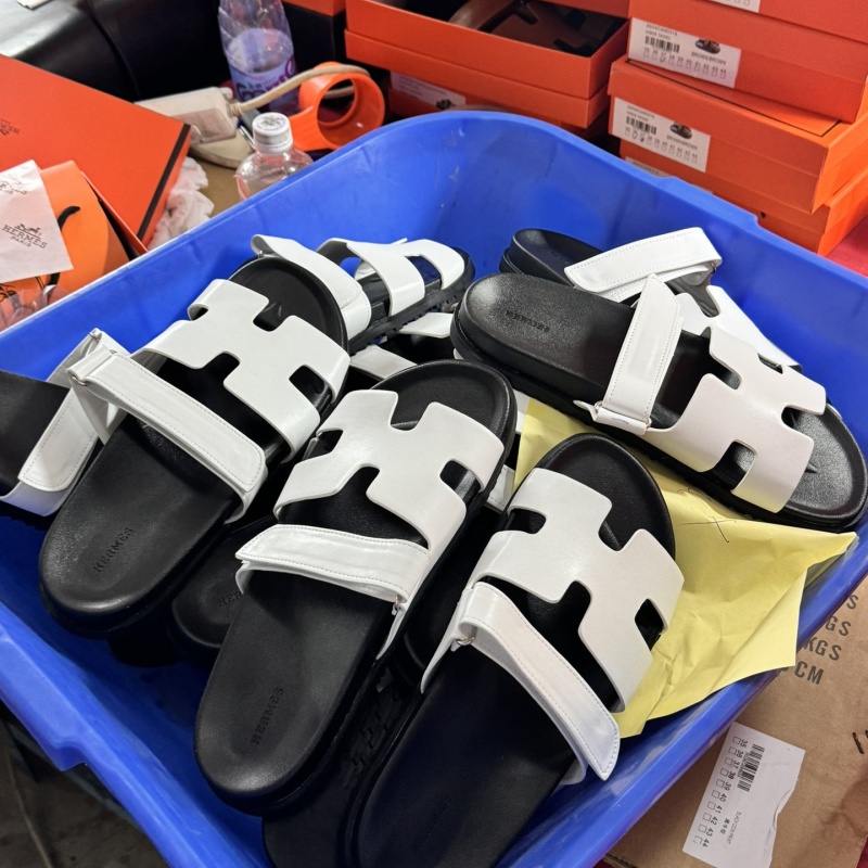 Hermes new flat bottom leisure travel vacation beach shoes thick bottom hundred with a word with cool slippers female summer ext