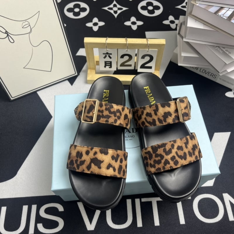 Hermes new flat bottom leisure travel vacation beach shoes thick bottom hundred with a word with cool slippers female summer ext