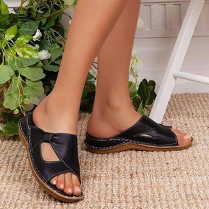 of female manufacturers of large size foreign trade sandals and slippers for spring and summer new flat bottomed