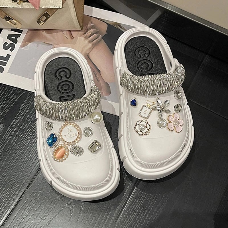 New Fashion Charms Clog Shoes Outdoor Women Slippers Thick Sole Summer Sandals For Girls