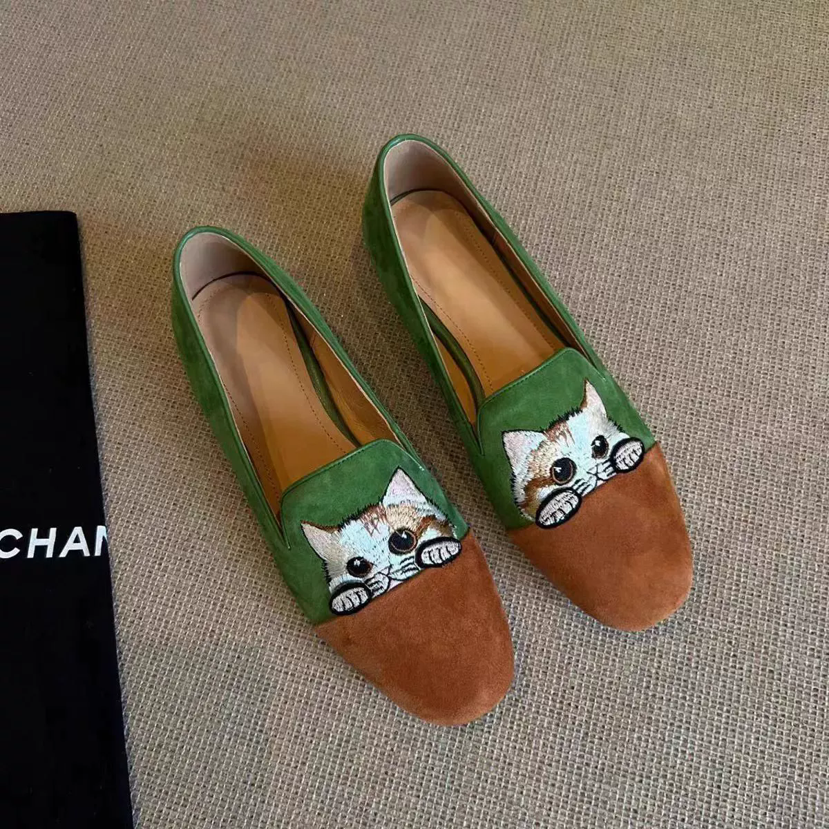 Top quality cat emboridery slippers woman flock moccains non-slip animal kitten shoes ladies square toe two-tones ballet flats