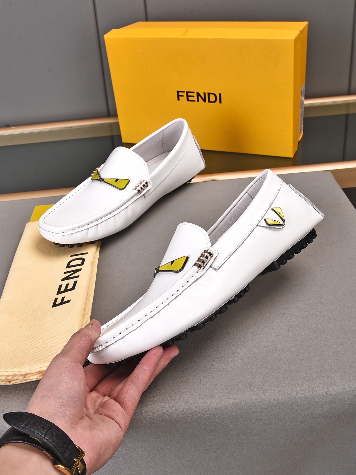 Fendi Dodgers Breathable Casual Shoes Walking Shoes Couple Shoes Lightweight Loafers Low Top Driving Shoes Size 38-44