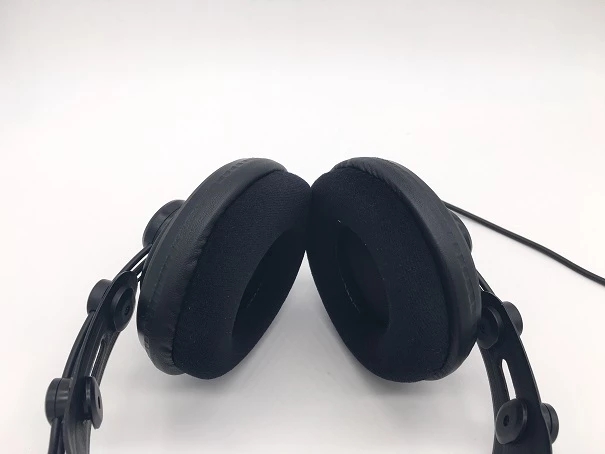 SAMSON SR850 Studio Monitor Headphone Dynamic Headset Semi-Open For Recording Monitoring Music Game Playing , Velvet Earpad