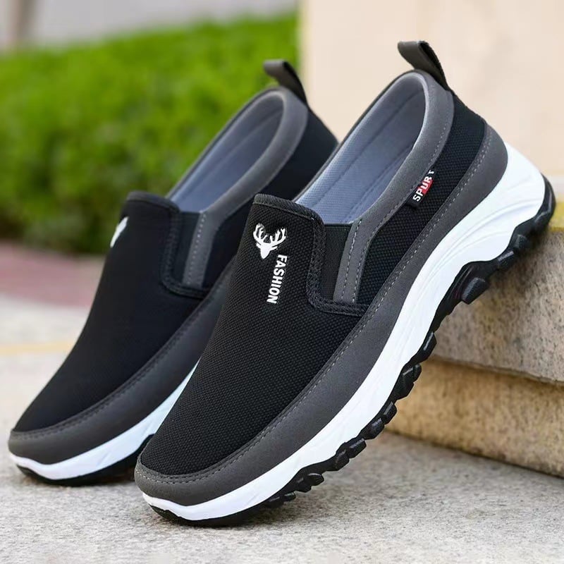 Men Casual Canvas Shoes Lightweight Summer Mesh Shoes Breathable Slip on Flats Men Fashion Walking Shoes Soft Loafers for Men