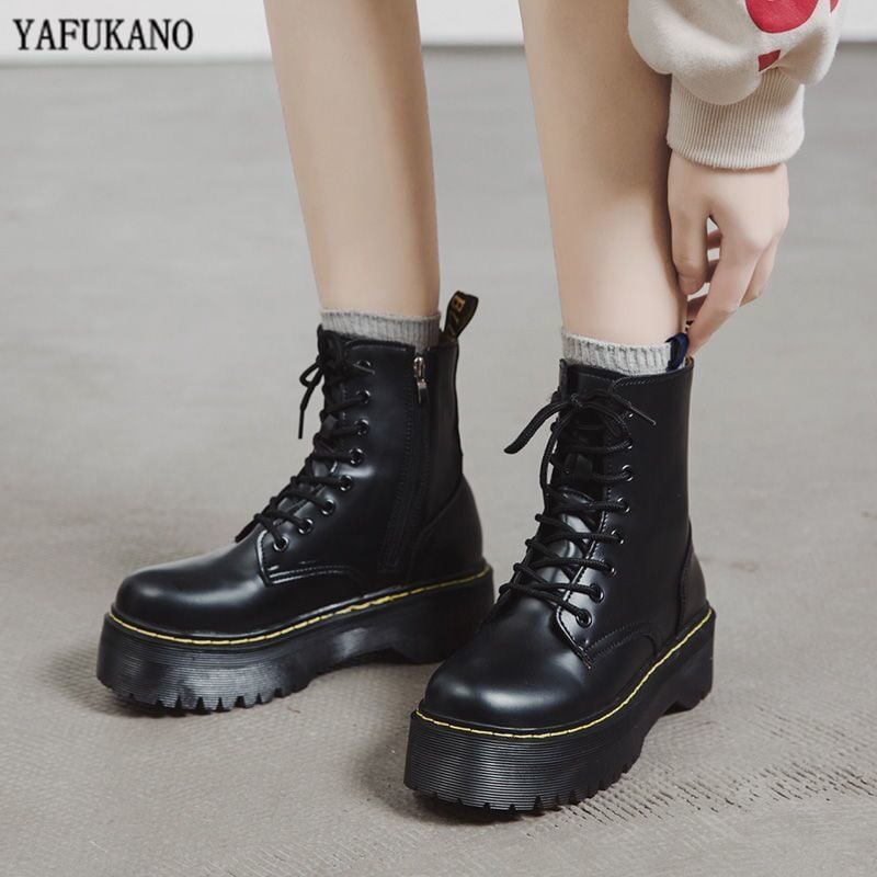 Size 35-40 Women's Thick Motorcycle Boots Autumn Fashion Round Head Lace up Boots Women's Shoes