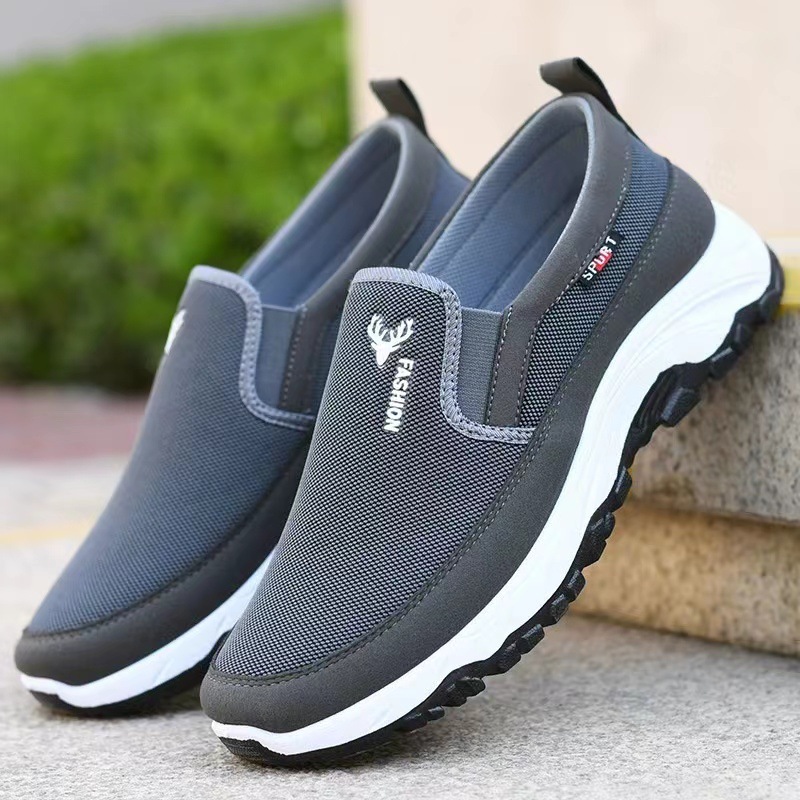 Men Casual Canvas Shoes Lightweight Summer Mesh Shoes Breathable Slip on Flats Men Fashion Walking Shoes Soft Loafers for Men