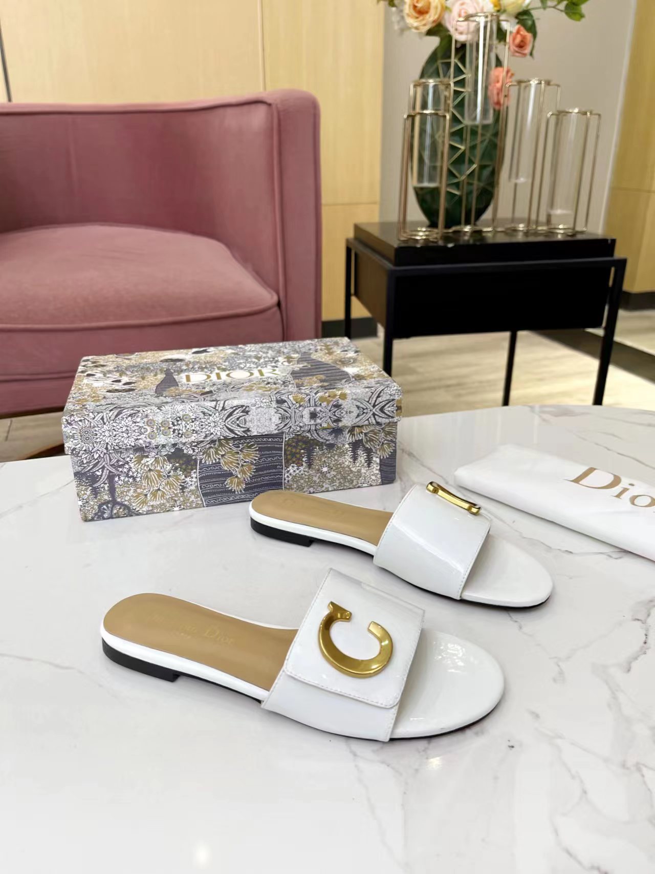 Dior new fashion trend sandals ladies casual shoes all-match temperament slippers