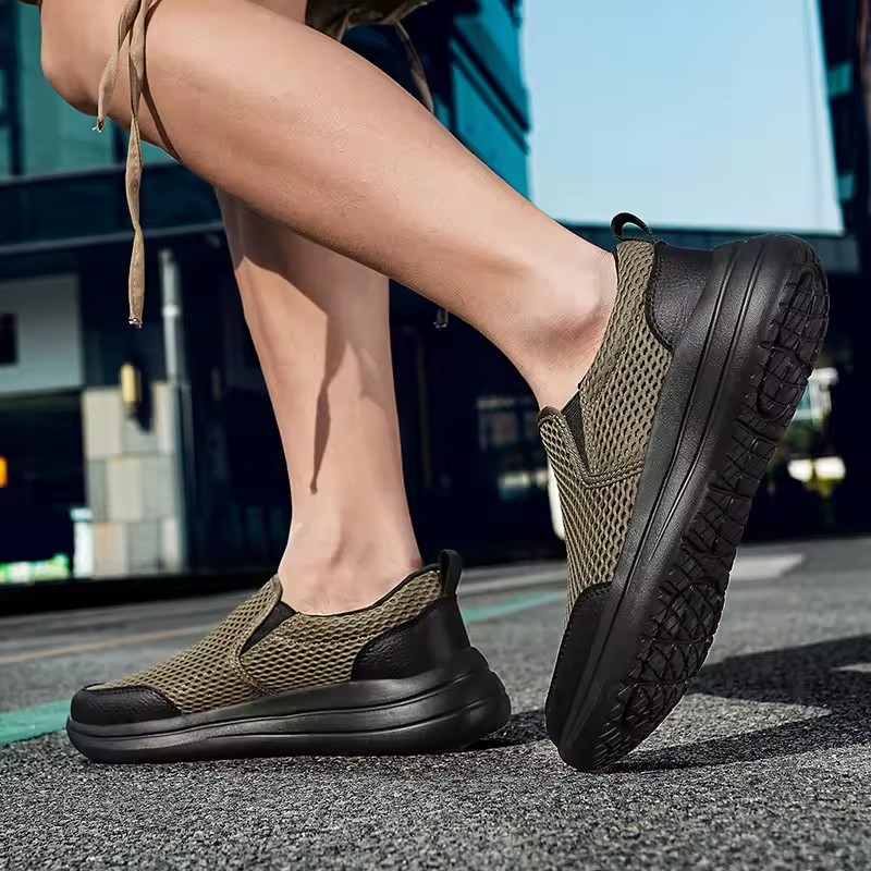2025 New Fashion Trend Man Shoes Lightweight Soft Comfortable Non-slip Flat Shoes Outdoor Casual Sports Shoes