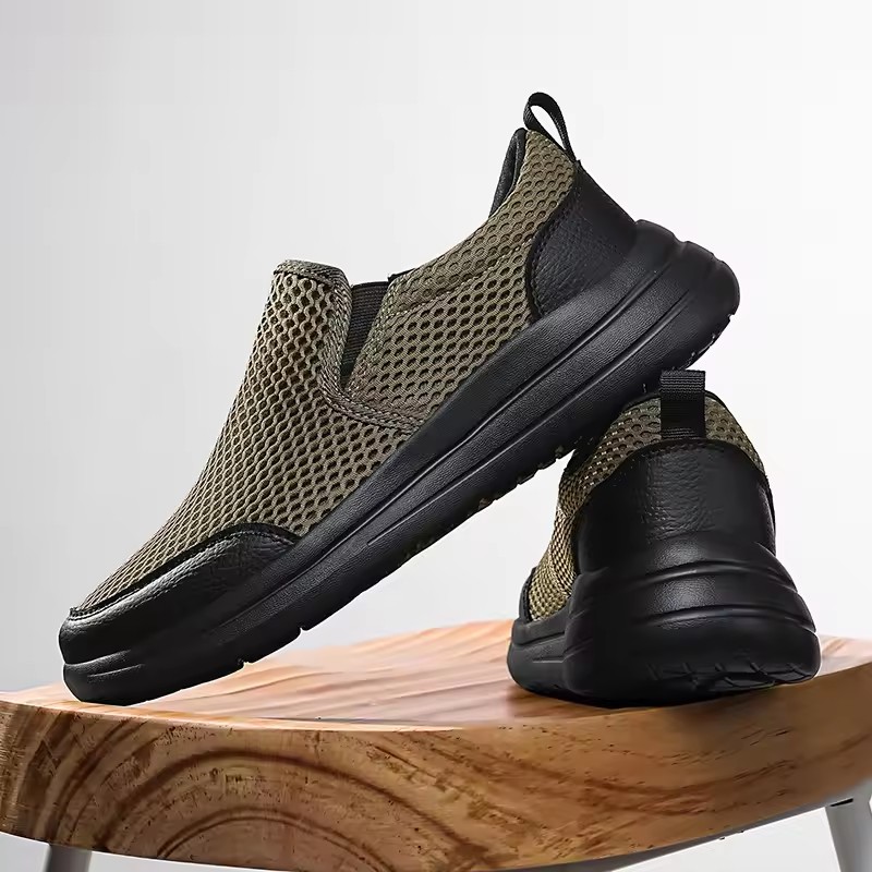 2025 New Fashion Trend Man Shoes Lightweight Soft Comfortable Non-slip Flat Shoes Outdoor Casual Sports Shoes