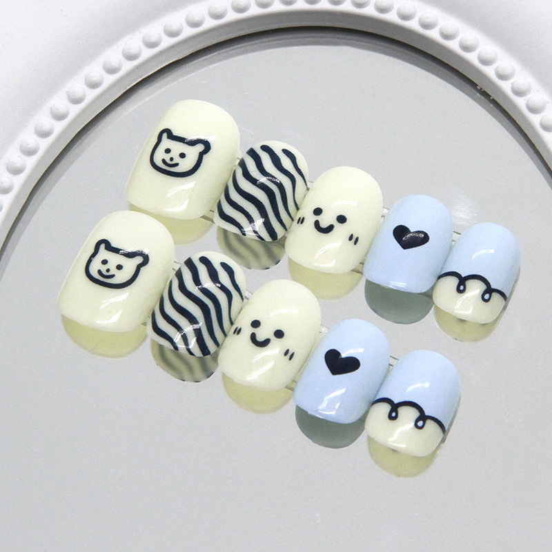 Children Press on Nails 24 Pcs Fake Nails Tips for Kids Acrylic Nails Pre-glue Full Cover Short False Nails Cute Fingernails