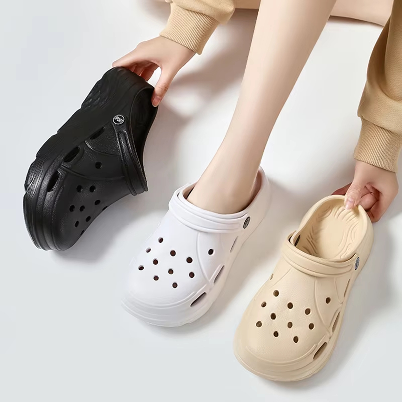 Women's Fashion Platform Sandals Summer 2025 Thick Sole Soft Eva Clogs Garden Shoes for Women Hollow Out Non Slip Beach Sandals