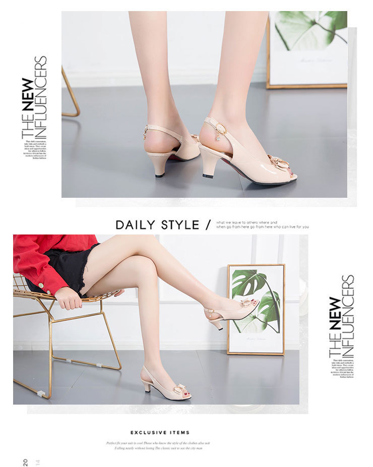 Spring/Summer New Korean Version One Button Fashion Casual Fish Mouth Large Women's Sandals