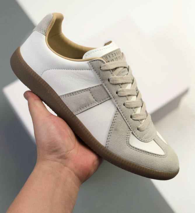 22 Classic Replica Leather Low sneaker Classic Versatile Whiteboard Lightweight, Wear resistant, Anti slip Rubber Sole