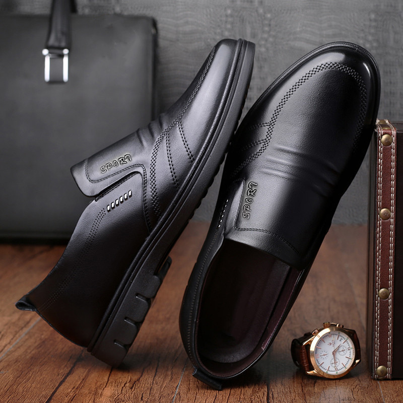 Men's leather shoes new black Soft bottom anti slip and breath shoes men's Business dress casual luxury light flat ﻿