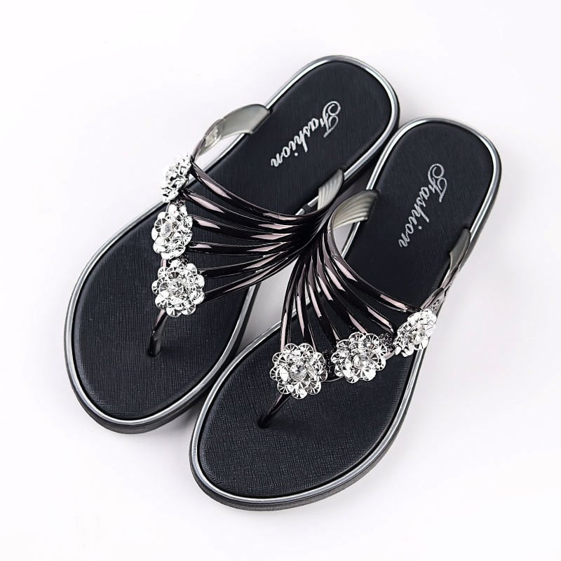 Women's slippers Summer sandals New style flat bottom pinch leg women's shoes Light slippers Women's casual flip flops