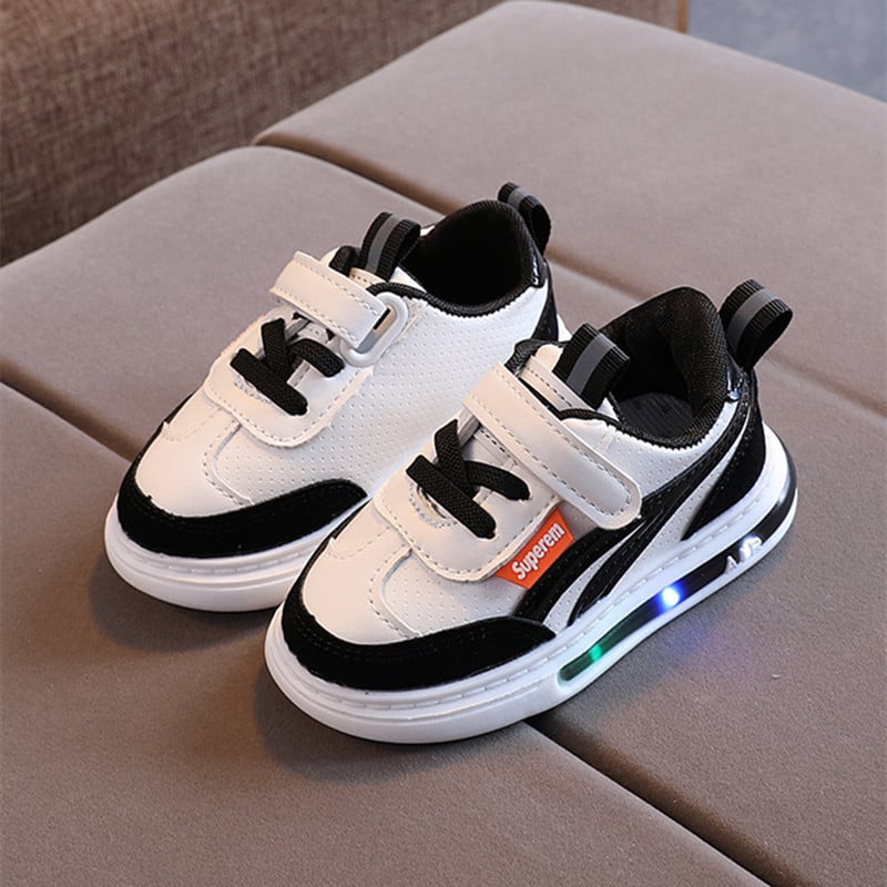 Boys and girls shoes new luminous shoes LED casual shoes sports shoes luminous baby shoes