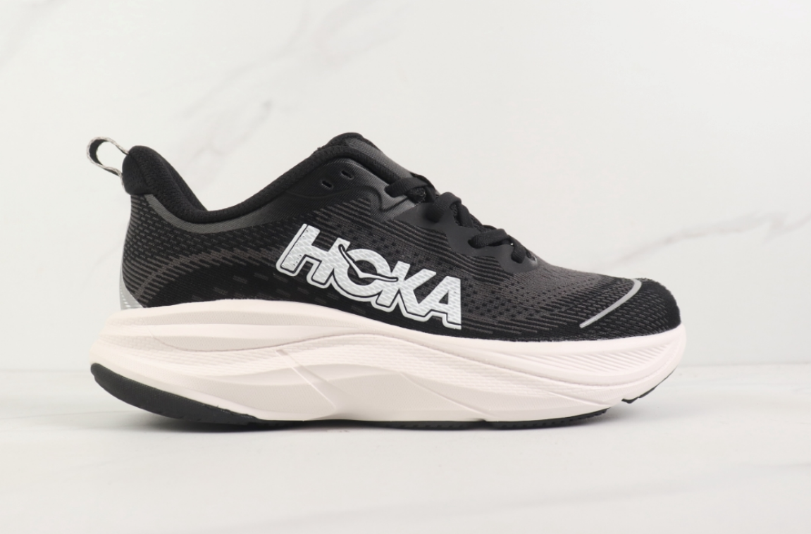 Hoka M Skyflow Low - Comfortable cushioned running shoes with breathable design