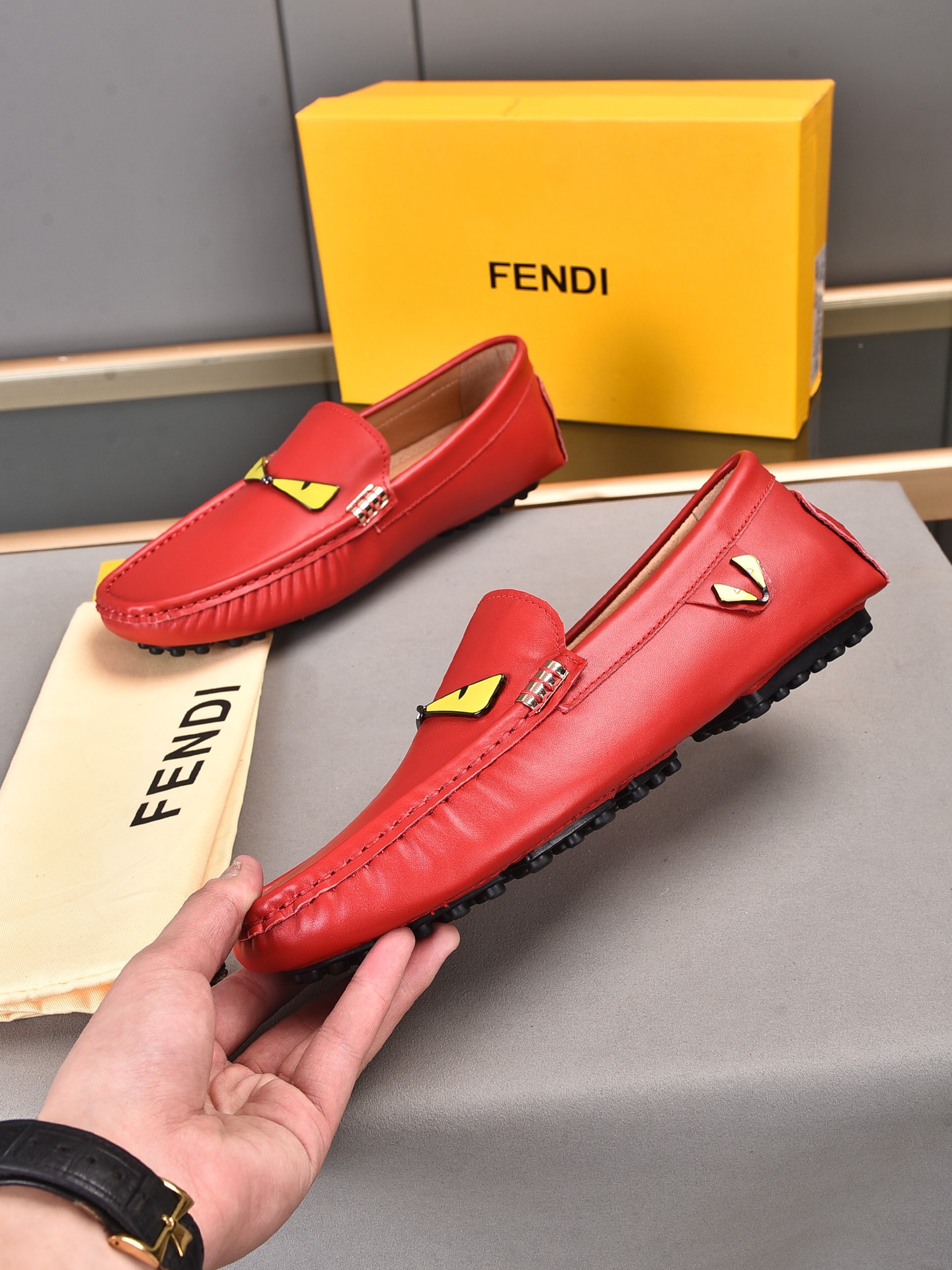 Fendi Dodgers Breathable Casual Shoes Walking Shoes Couple Shoes Lightweight Loafers Low Top Driving Shoes Size 38-44