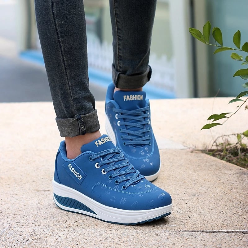 Women Shake Shoes Platform Woman Walking Shoes Height Increasing Lace-up Outdoor Chunky Sneakers