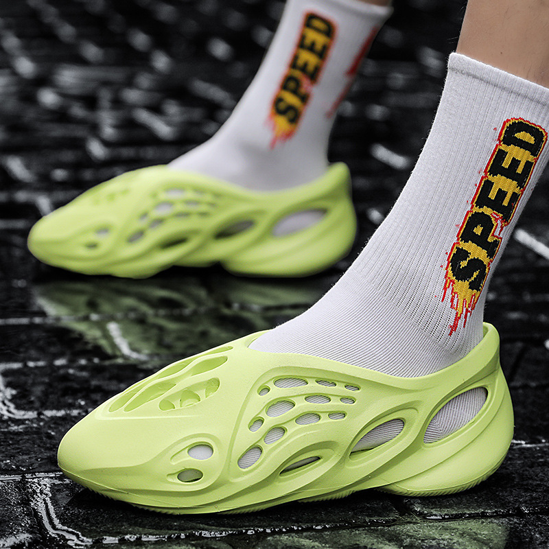 Summer new large size ripped shoes men's trend couple shoes men's sandals women's beach shoes lazy shoes