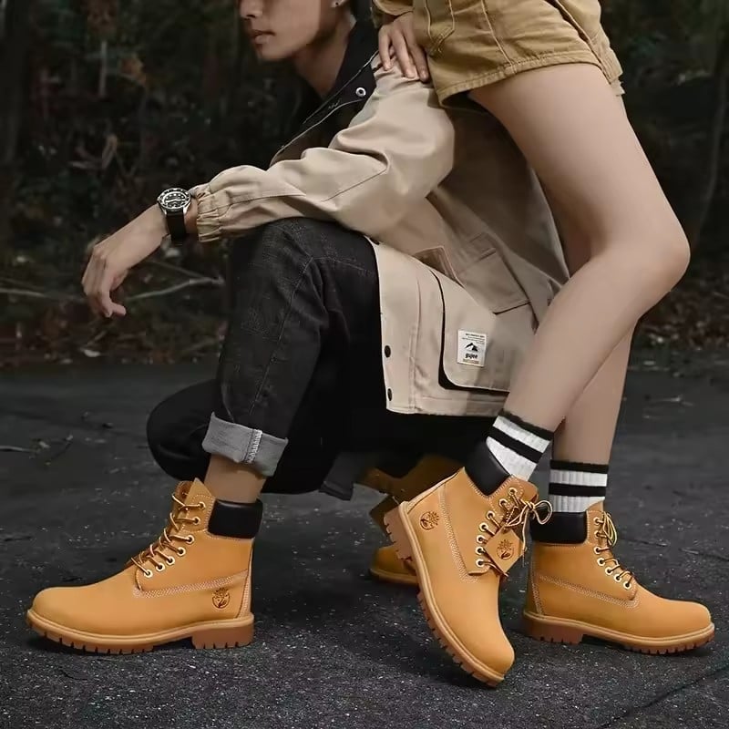 Boots Men High Top Boots Women Leather Shoes Fashion Outdoor Sneakers Men Lace Up Non-Slip Ankle Boots for Couple
