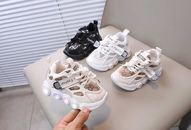 Kids Shoes Boys LED Sneakers Waterproof Light Shoes Children Luminous Sport Casual Shoes Sneakers Breathable School Trainers