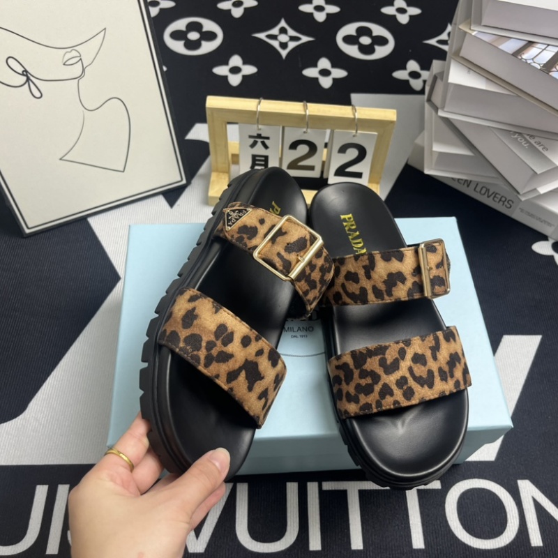 Hermes new flat bottom leisure travel vacation beach shoes thick bottom hundred with a word with cool slippers female summer ext