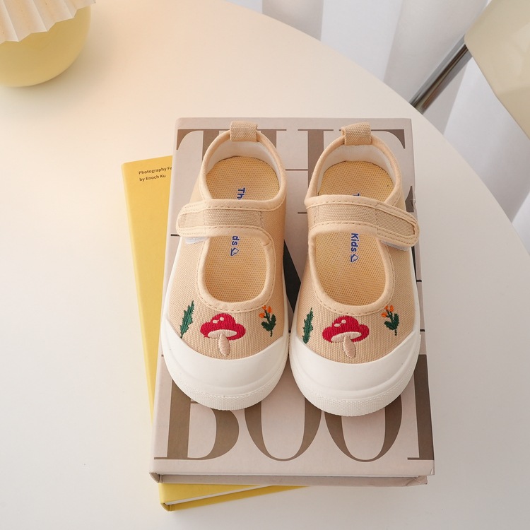 Korean version of the niche children's shoes 22 autumn new boys and girls small scoop shoes cloth single shoes floral embroidery