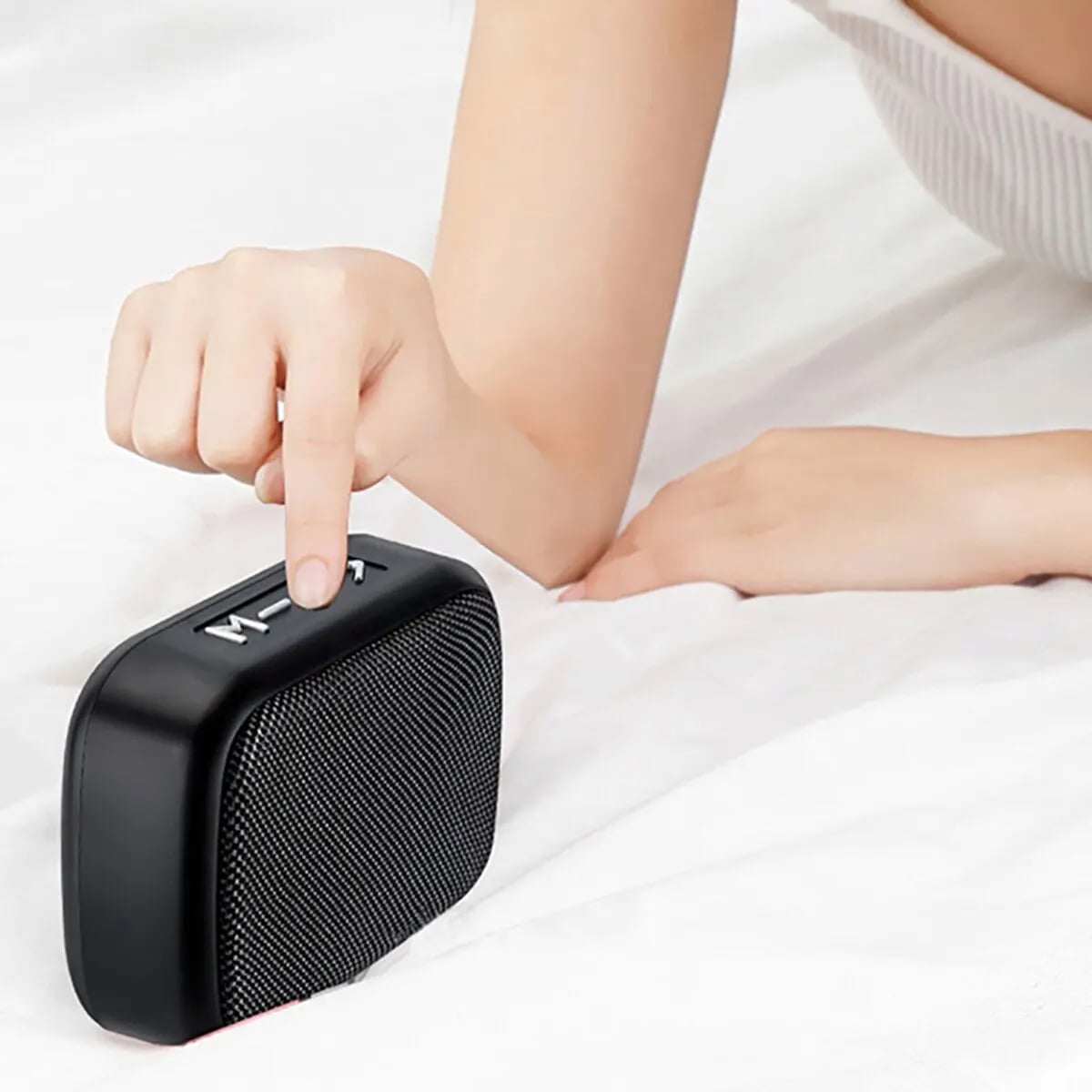 Fabric Speaker Bluetooth Wireless Connection Portable Outdoor Sports Audio Stereo Support Tf Card Mobile Phone Universal