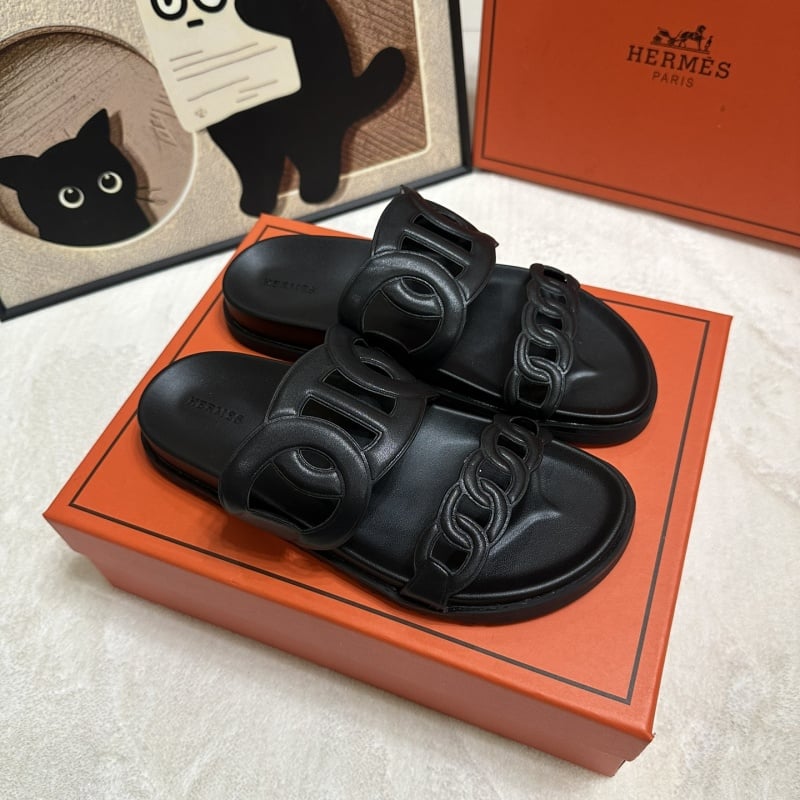 Hermes pig nose woven Roman half slippers female summer outside wear leather hollow two uncle drag a stirrups beach flat sandals