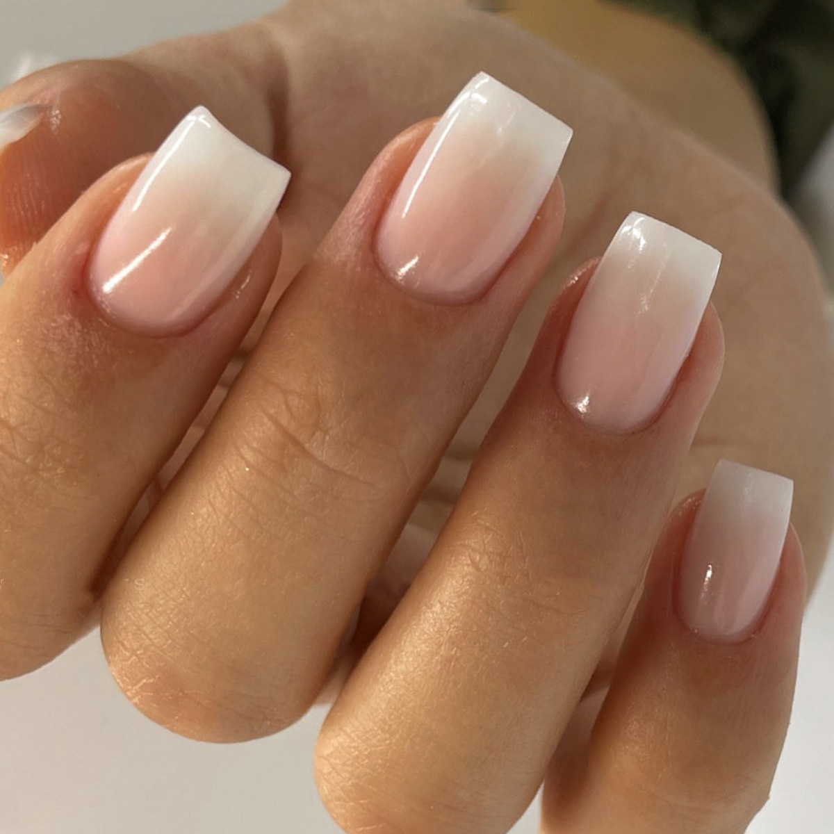 24pcs/Box Short Simple Cute Pink Fake Nails Full cover Fake Nails DIY Manicure Nail Art Tools